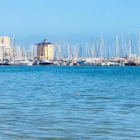 в 4 мин от пляжа *